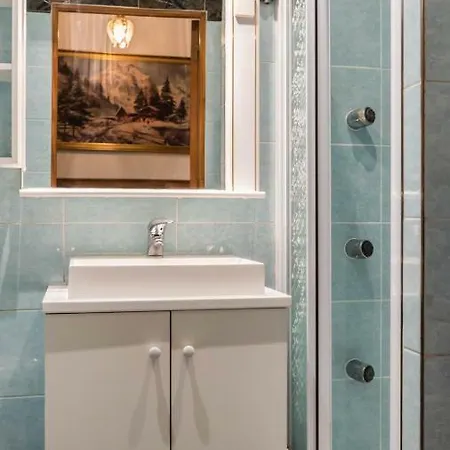 Hostnfly - Charming In The 11th Arrondissement Paris